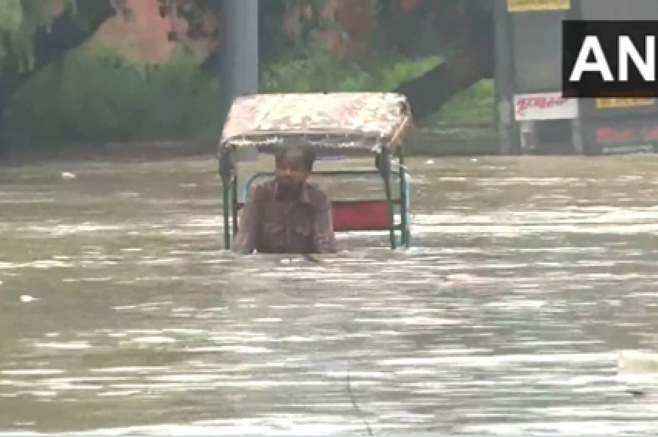 Delhi Flood Live Updates: दिल्ली में यमुना का तांडव; स्कूल बंद, पीने के पानी का संकट बढ़ा, केजरीवाल ने की WFH की अपील