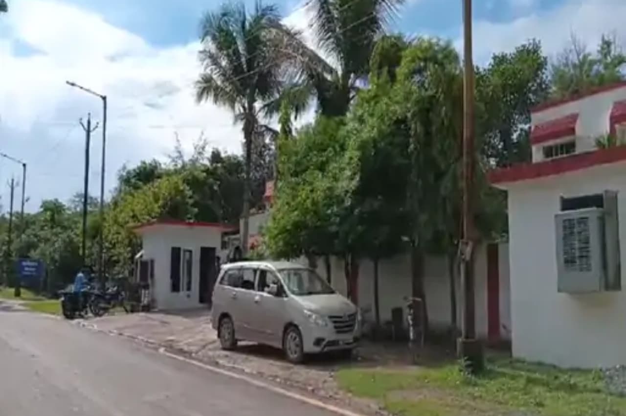 छत्तीसगढ़ के कई जिलों में ED की रेड, अफसरों के घरों पर पड़े छापे