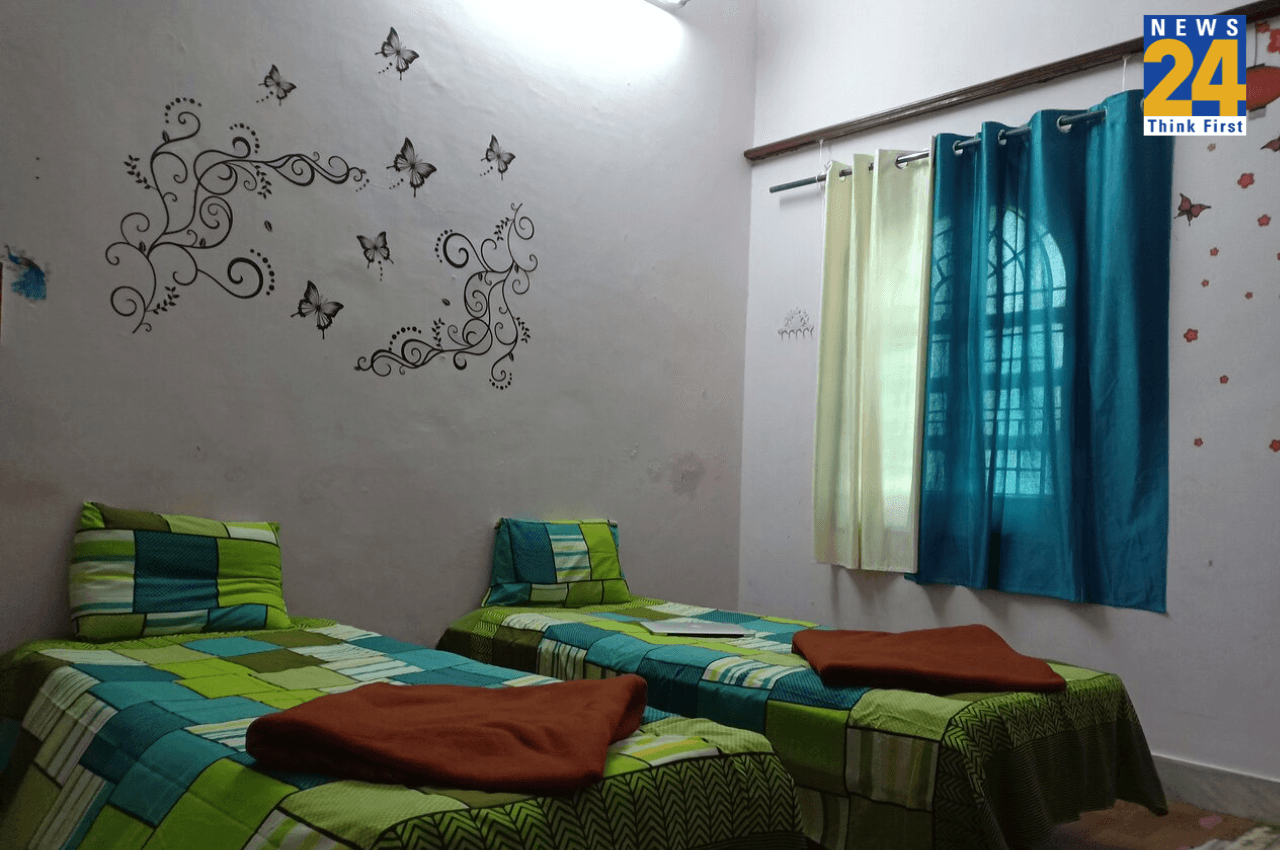 GST, Hostel rent, PG accommodation, 12% tax, Karnataka AAR