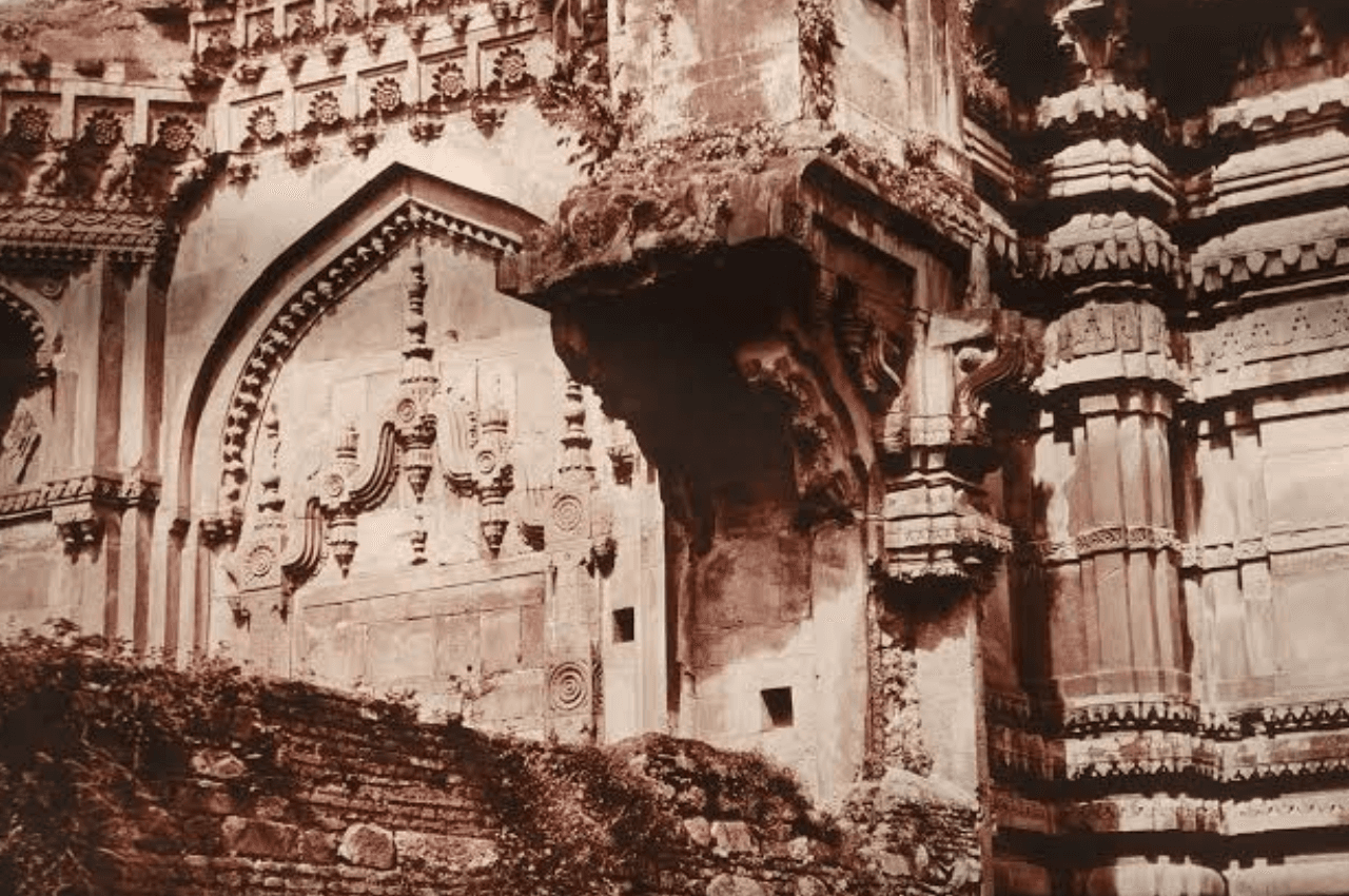 Gyanvapi Case: इलाहाबाद HC के खिलाफ सुप्रीम कोर्ट पहुंचा मुस्लिम पक्ष, ASI सर्वे पर रोक लगाने की मांग