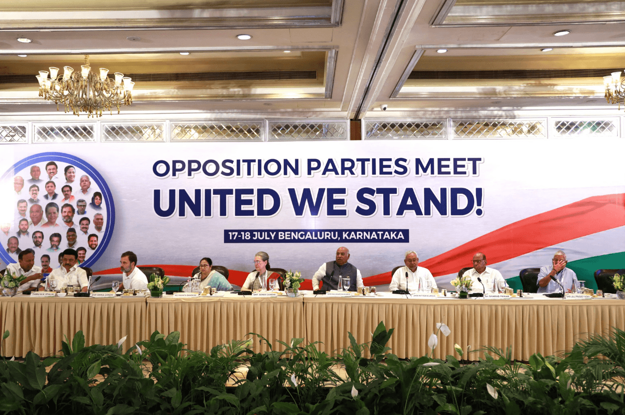 NDA Vs INDIA: दिल्ली में 26 विपक्षी दलों के खिलाफ शिकायत दर्ज, गठबंधन का नाम INDIA रखने पर विवाद