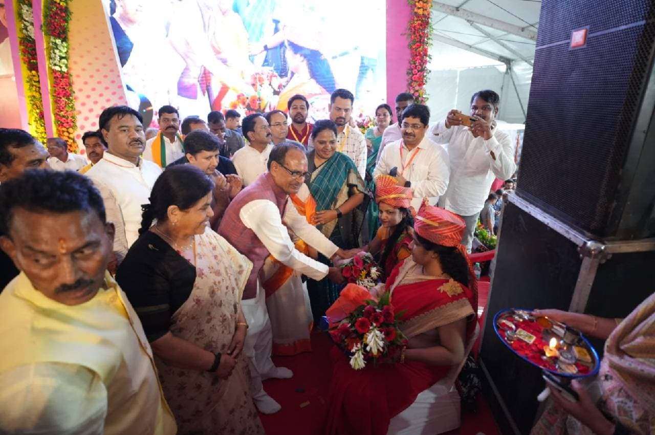 सीएम शिवराज ने 'लाड़ली बहना योजना' की दूसरी किस्त की ट्रांसफर, महिलाओं के खाते आए 1 हजार