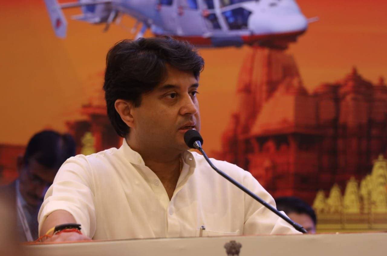 ज्योतिरादित्य सिंधिया के निशाने पर कमलनाथ-दिग्विजय सिंह, दादी का जिक्र करते हुए कही बड़ी बात