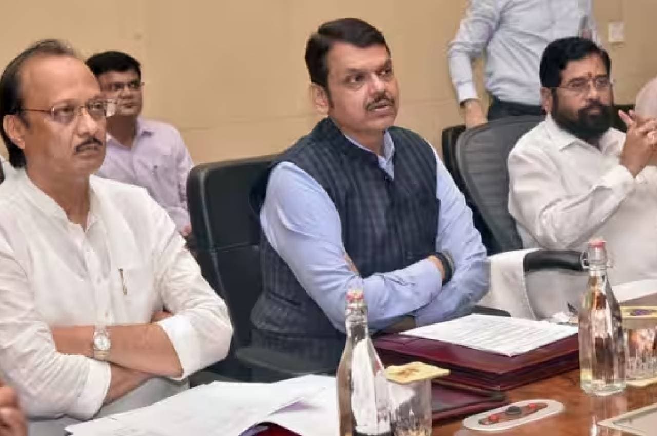 महाराष्ट्र: देवेंद्र फड़णवीस को झटका! अजित पवार की पार्टी NCP को मिल सकता है वित्त विभाग