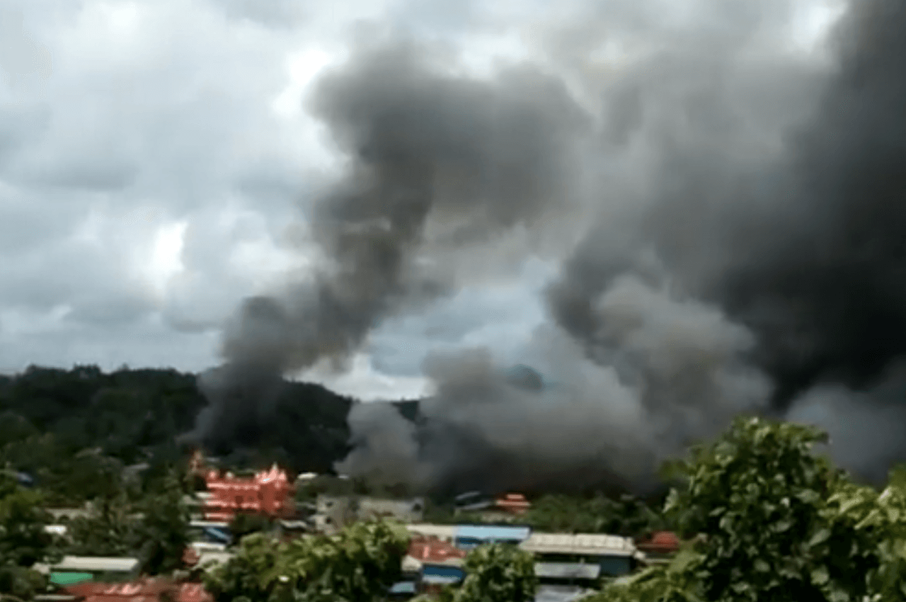 Manipur Violence: मणिपुर में म्यांमार बॉर्डर पर कई घरों को लगाई आग, सुरक्षाबलों पर चलाई गोलियां