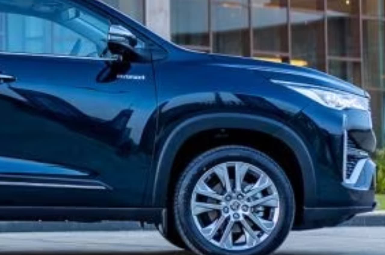 Maruti Suzuki Invicto Maruti Suzuki Invicto price, Maruti Suzuki Invicto mileage, auto news, cars under 20 lakhs