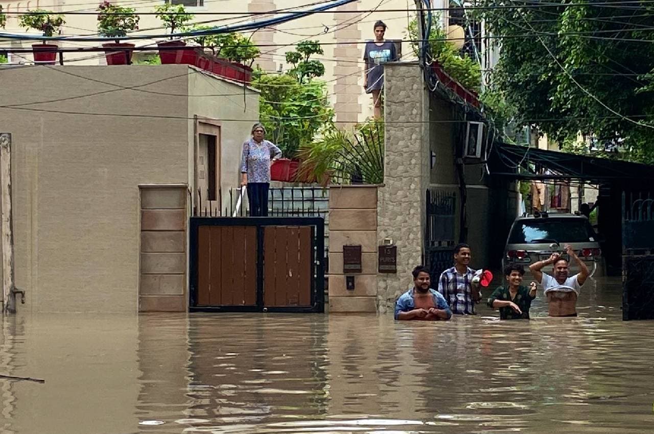 North India Rain LIVE: यूपी में गंगा, यमुना नदियां उफान पर, प्रयागराज में अलर्ट; उत्तराखंड में भी चेतावनी, जानें दिल्ली का हाल