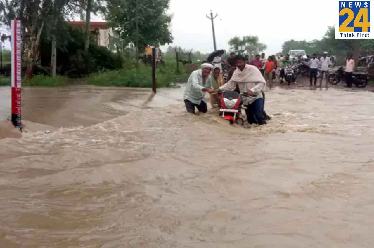 Weather Alert: राजस्थान में पूर्वी जिलों में मूसलाधार बारिश, जयपुर के चौमूं में 144 मिमी पानी बरसा, हनुमानगढ़ में खतरा बढ़ा