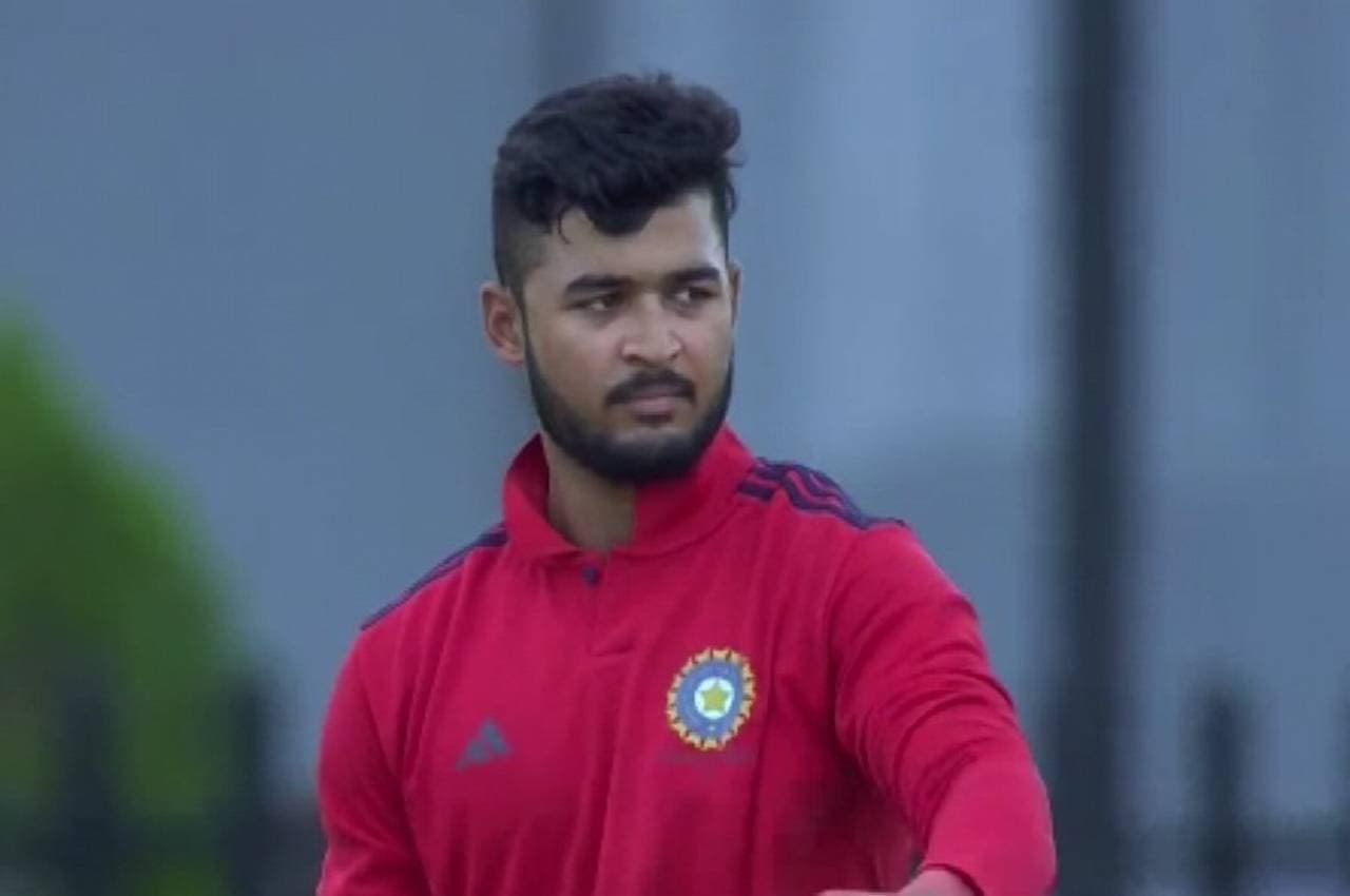 रियान पराग ने देवधर ट्रॉफी में मचाया गदर, चौके-छक्कों की कर दी बरसात, तोड़ दिया 13 साल पुराना रिकॉर्ड