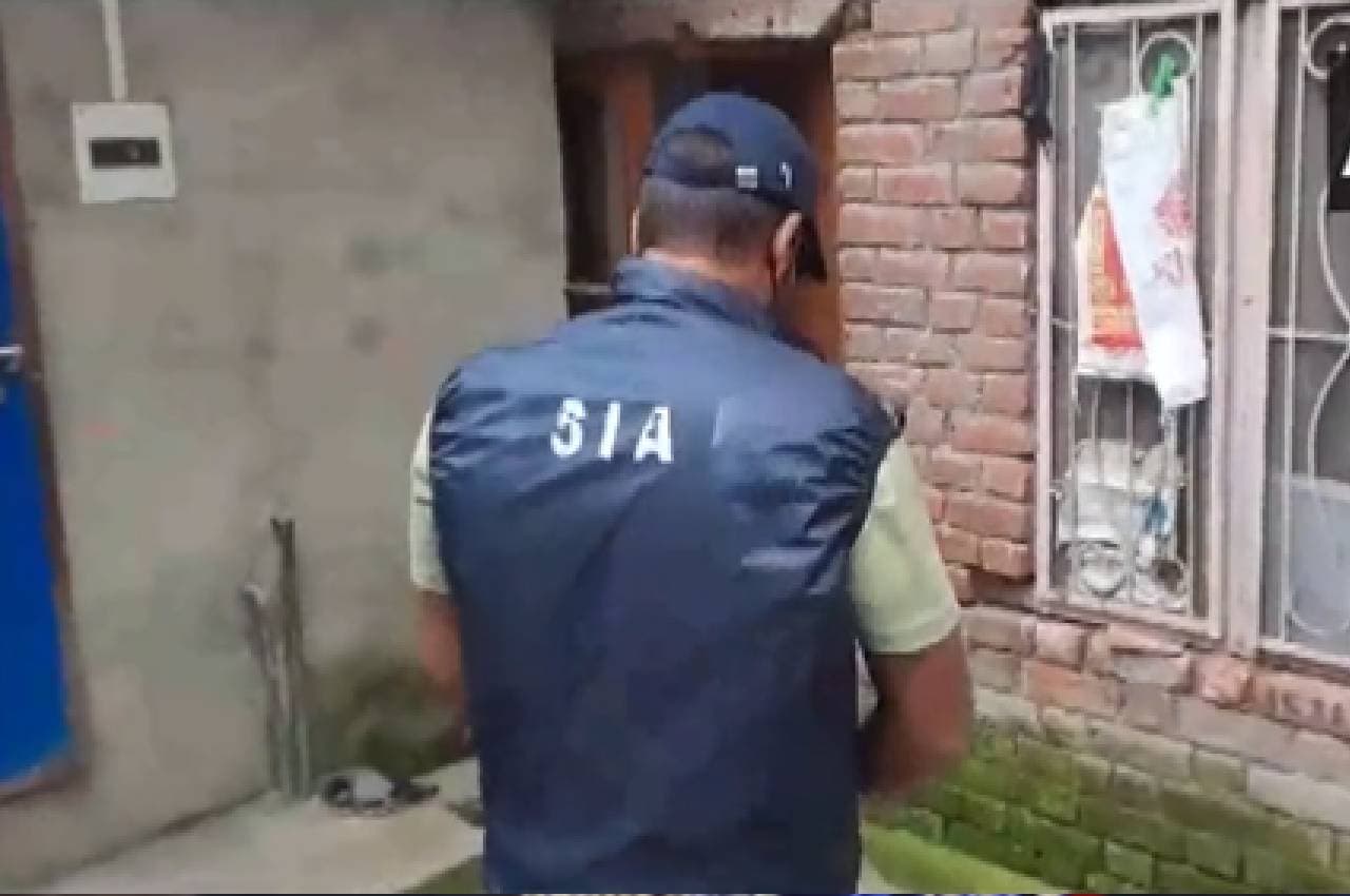 कश्मीरी पंडित की हत्या के मामले में एसआईए ने दक्षिण कश्मीर में कई स्थानों पर की छापेमारी