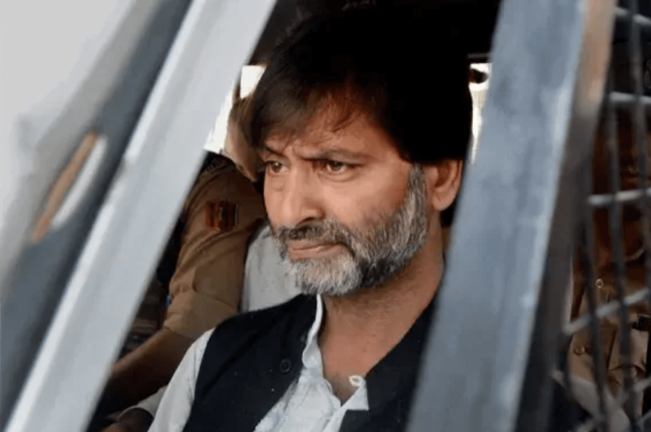 Yasin Malik case: तिहाड़ जेल के चार अफसर सस्पेंड, अलगाववादी यासीन मलिक की सुरक्षा में हुई थी बड़ी चूक