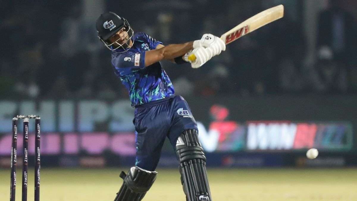 Zim Afro T10 2023: सिकंदर रजा को होशियारी पड़ी भारी, नूर अहमद ने जादुई गेंद से कर दिया खेल, देखें