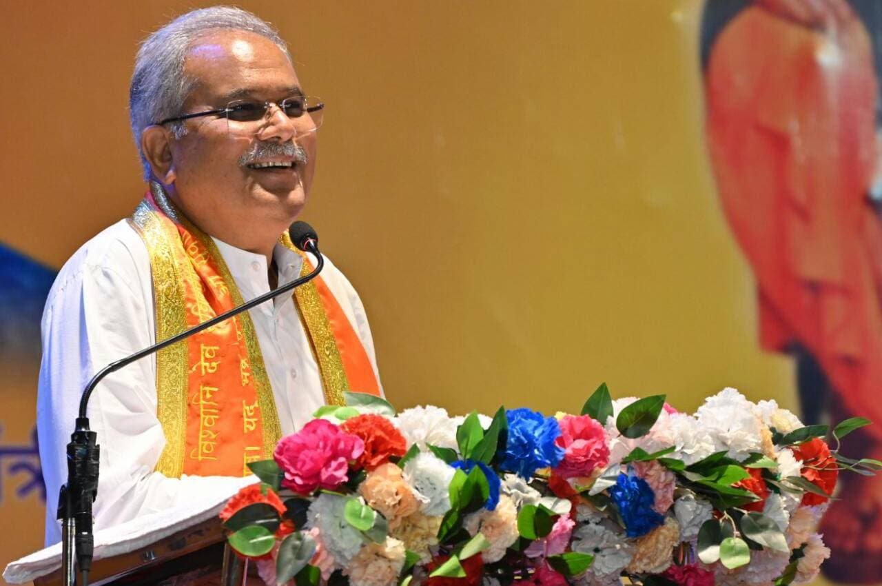 महाराष्ट्र के सियासी उलटफेर पर CM बघेल का बड़ा बयान, शरद पवार ने अपने पत्ते अभी नहीं खोले हैं