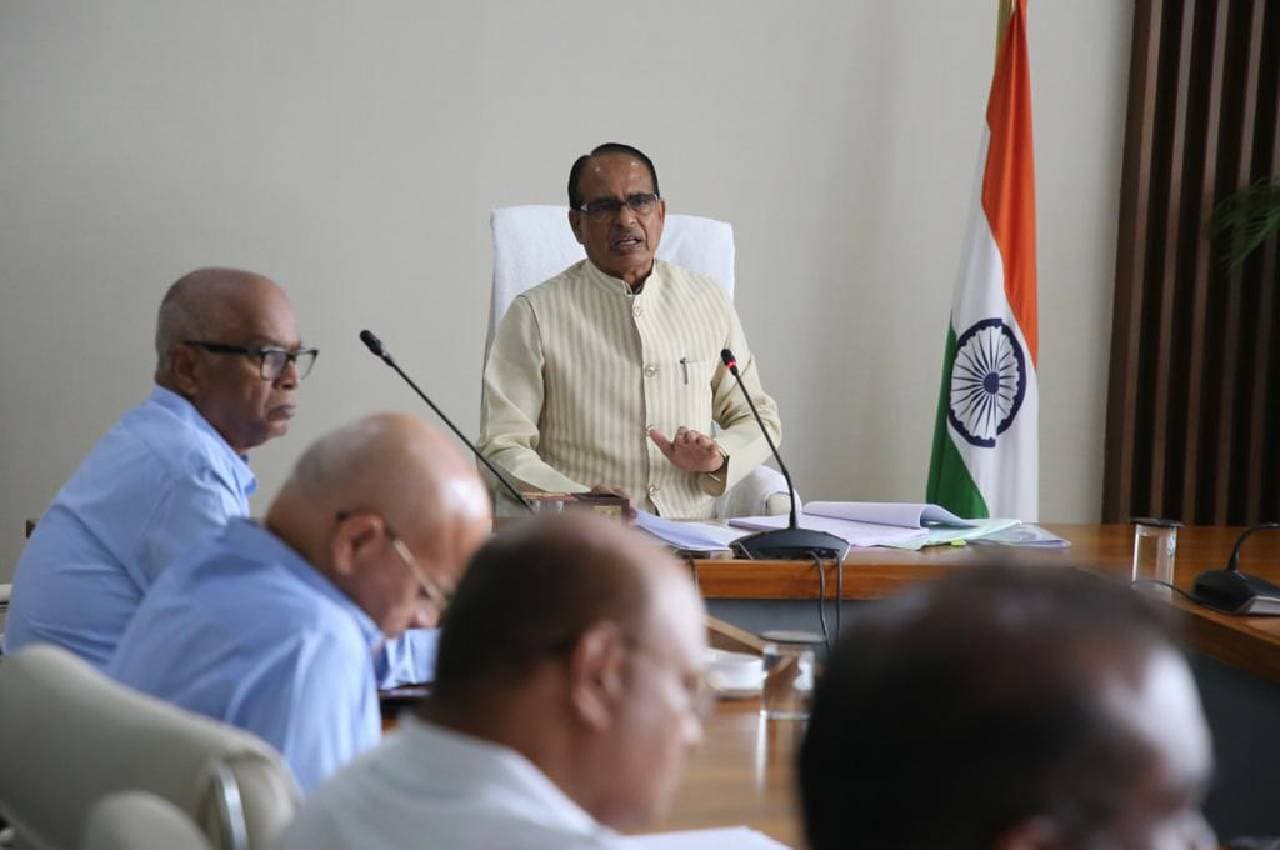 ऑनलाइन फ्रॉड के चलते सामूहिक आत्महत्या के मामले में सीएम शिवराज सख्त, व्यापक अभियान चलाने के दिए निर्देश
