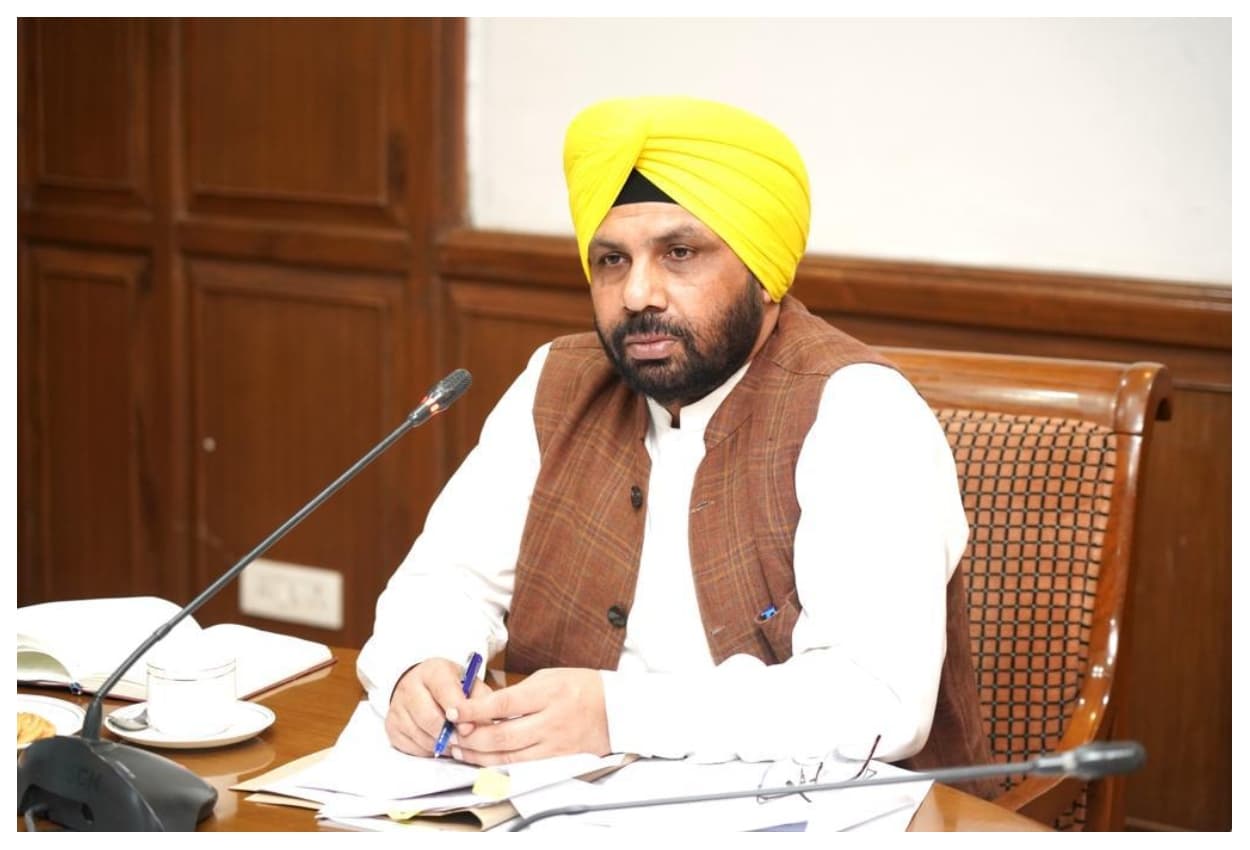 पंजाब के बिजली मंत्री हरभजन सिंह ने कहा-बाढ़ प्रभावित 595 स्थानों पर बहाल की बिजली सप्लाई 