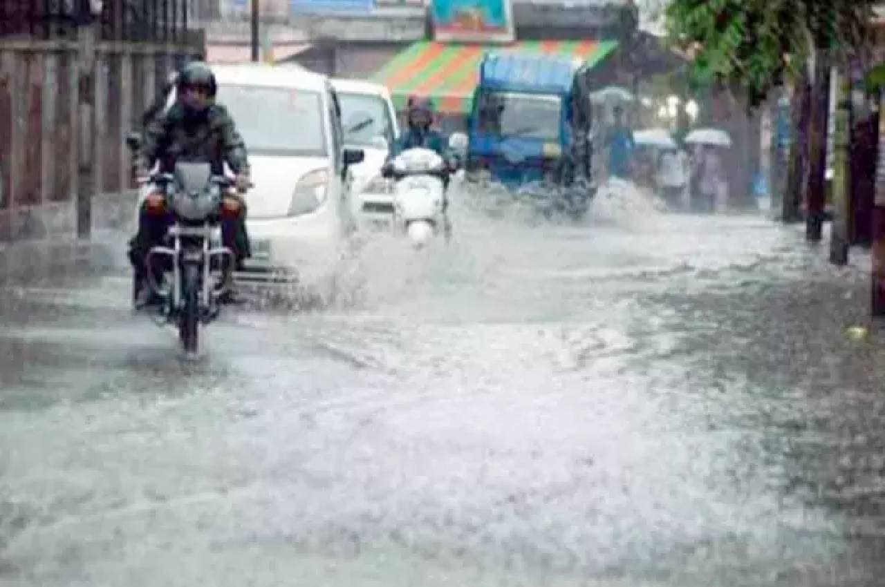 MP Monsoon Update: मध्य प्रदेश के 19 जिलों में भारी बारिश की चेतावनी, इन जिलों में ऑरेंज अलर्ट जारी