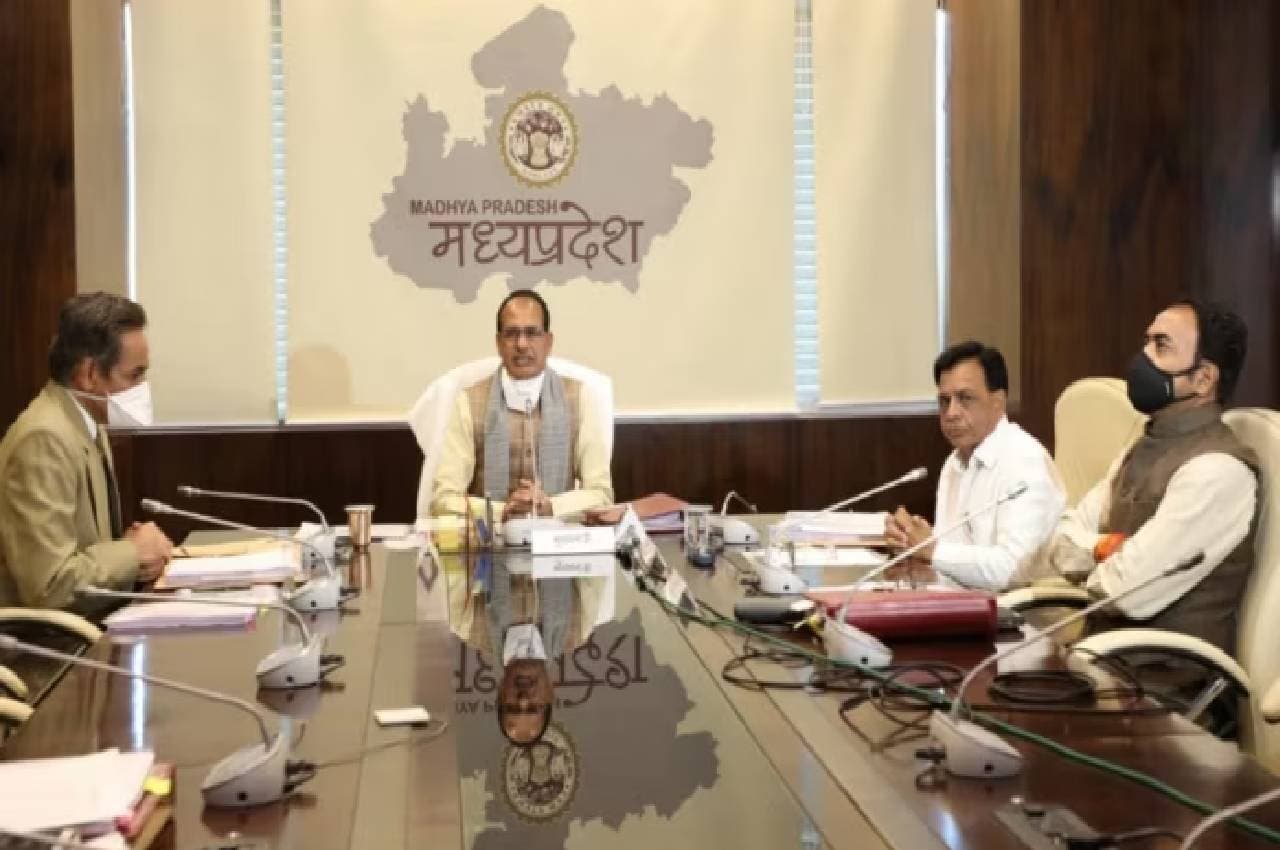 शिवराज सरकार चुनावी साल में लेगी 4 हजार करोड़ का कर्ज, मंत्री बोले-समय पर ब्याज चुकाते भी हैं
