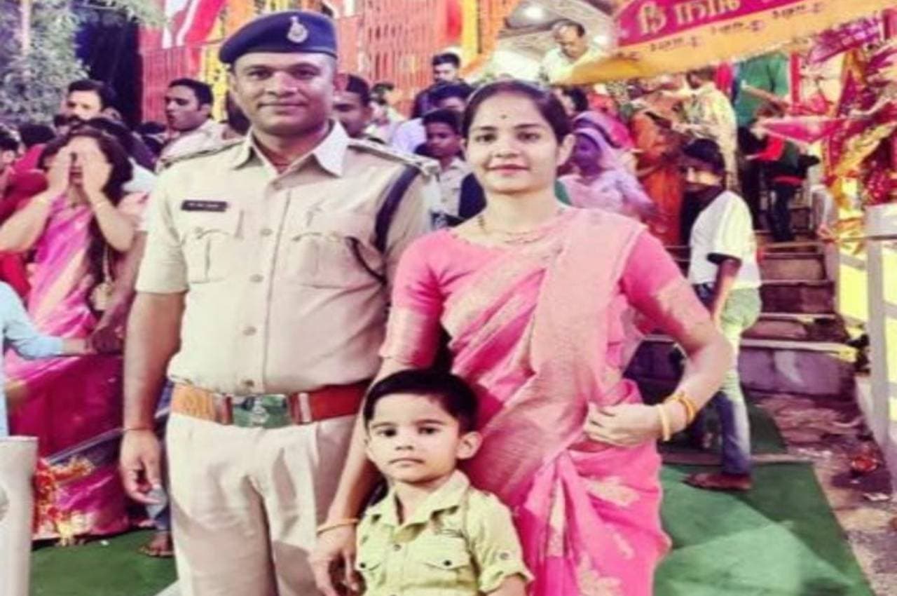 MP में नदी में शव निकालने के दौरान थाना प्रभारी की मौत, राजकीय सम्मान के साथ हुआ अंतिम संस्कार, शिवराज सरकार ने की बड़ी घोषणा