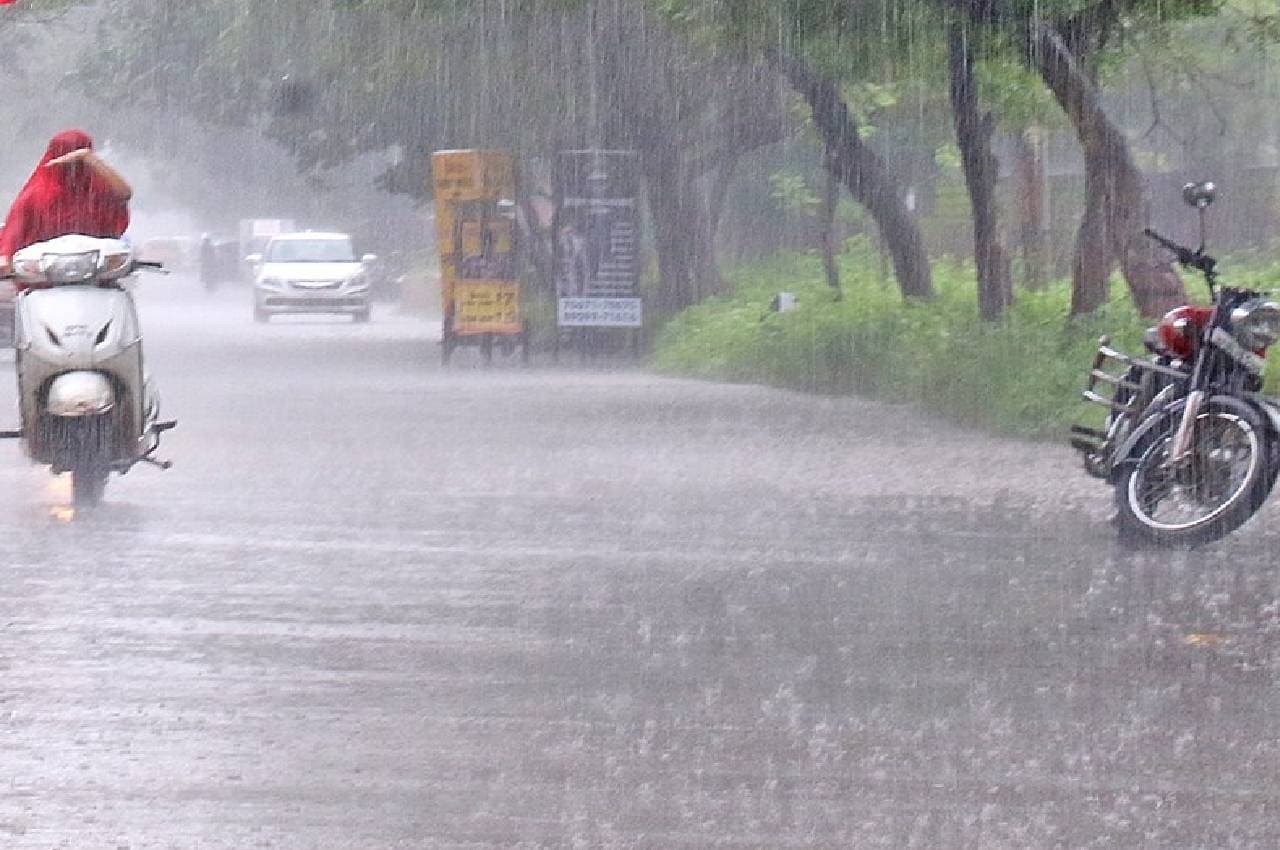 MP में सक्रिय है मानसून, 29 जिलों में भारी बारिश की चेतावनी, सावधानी बरतने की अपील