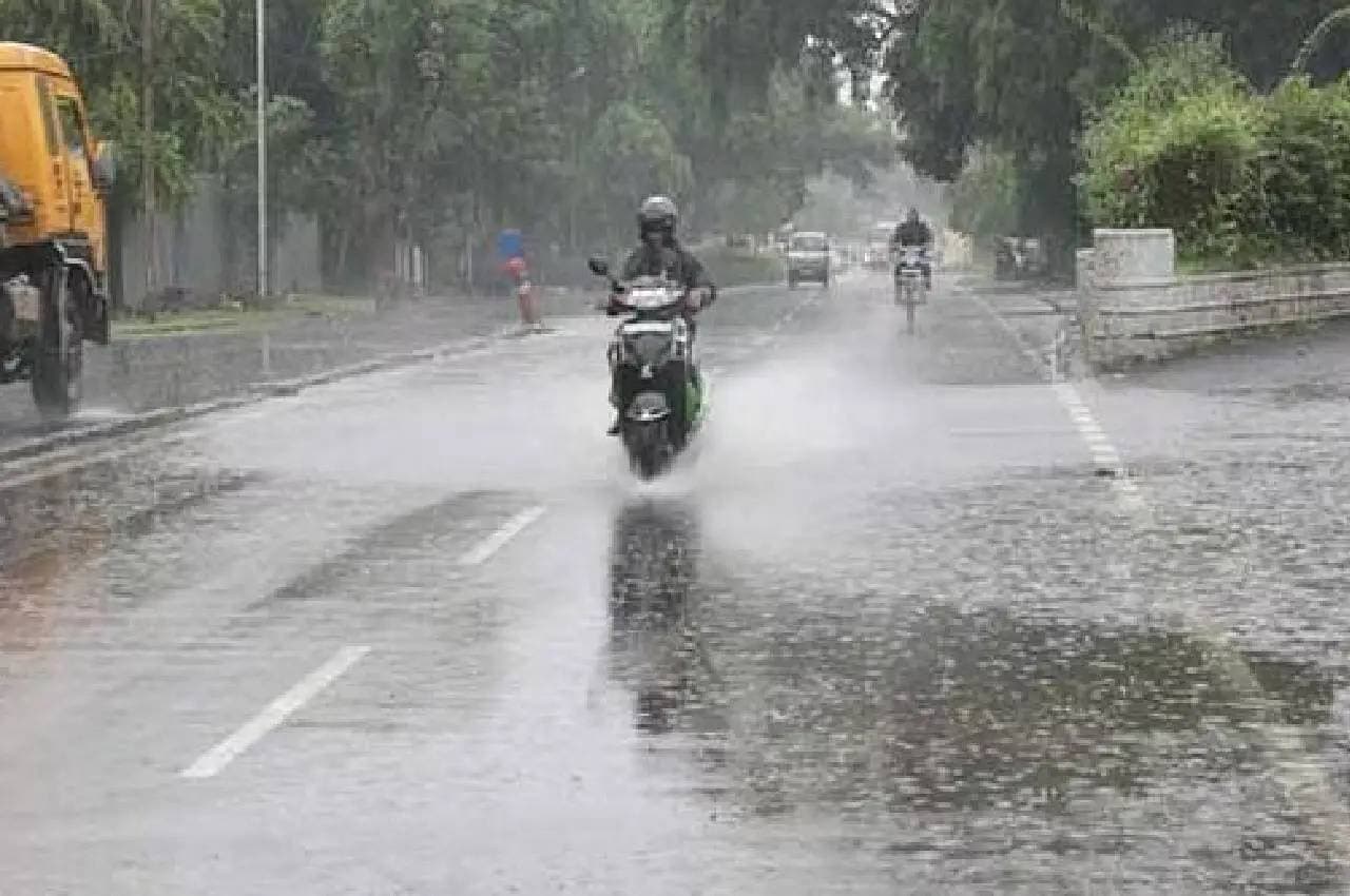 MP में  बारिश से राहत नहीं, 23 जिलों में झमाझम बरसात का अलर्ट, इन जिलों में सबसे ज्यादा असर