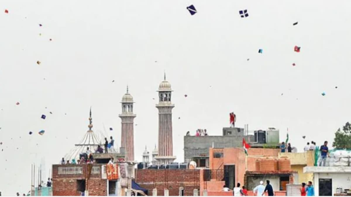 2 हजार साल पुराना है पतंगबाजी का रोचक इतिहास; जानें पुरानी दिल्ली की रगों में कैसे रमा एक मुगल शासक का शौक
