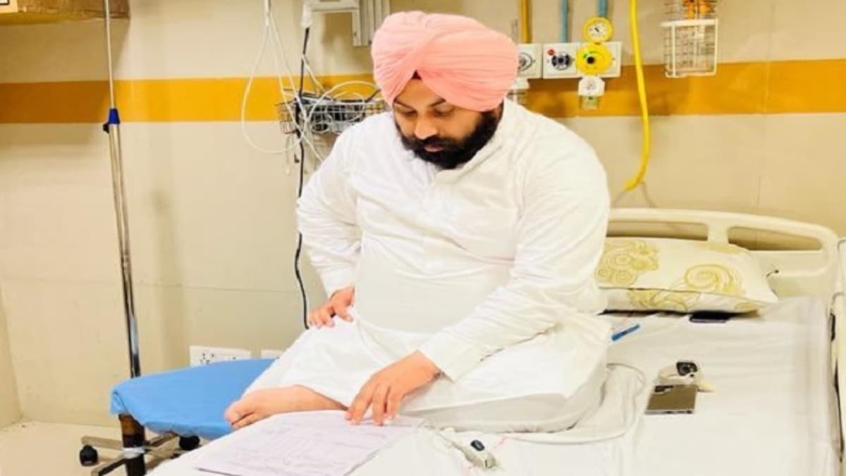 पंजाब के कैबिनेट मंत्री को सांप ने डसा; बाढ़ प्रभावित इलाके में घटी घटना, अब ऐसी है हालत