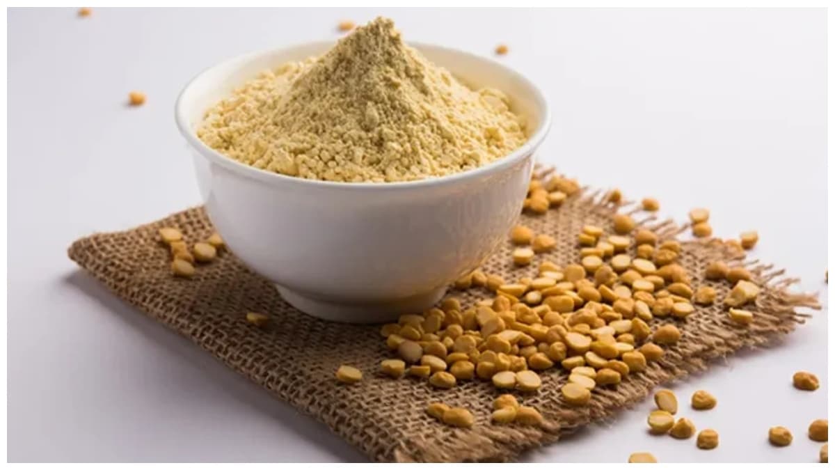 Besan Benefits: ग्लोइंग स्किन से लेकर ब्लड शुगर कंट्रोल करने तक, ये हैं बेसन के अनगिनत फायदे