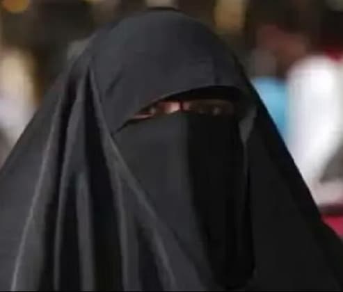 स्विट्जरलैंड में बुर्का पहनने और चेहरा ढकने पर पाबंदी, उल्लघंन करने पर लगेगा 91 हजार रुपये जुर्माना