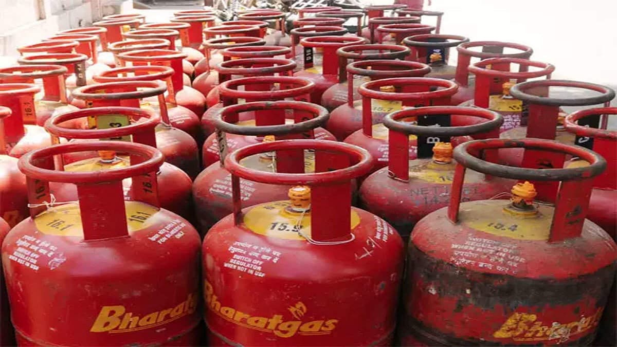 Good News! रक्षाबंधन पर केंद्र सरकार का बड़ा तोहफा, 200 रुपये सस्ता हुआ LPG सिलेंडर