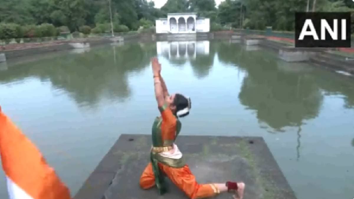 चंद्रयान एंथम, 'नमो नमो भारतम्बे' पर नागपुर में लड़की ने किया भरतनाट्यम, देखें VIDEO