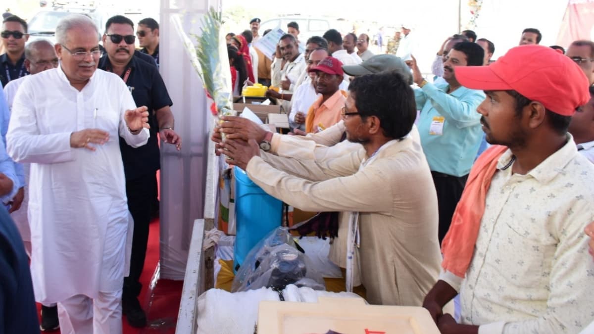 रायपुर: मुख्यमंत्री भूपेश बघेल ने 93 करोड़ रुपए की लागत के 112 विकास कार्यों का किया लोकार्पण
