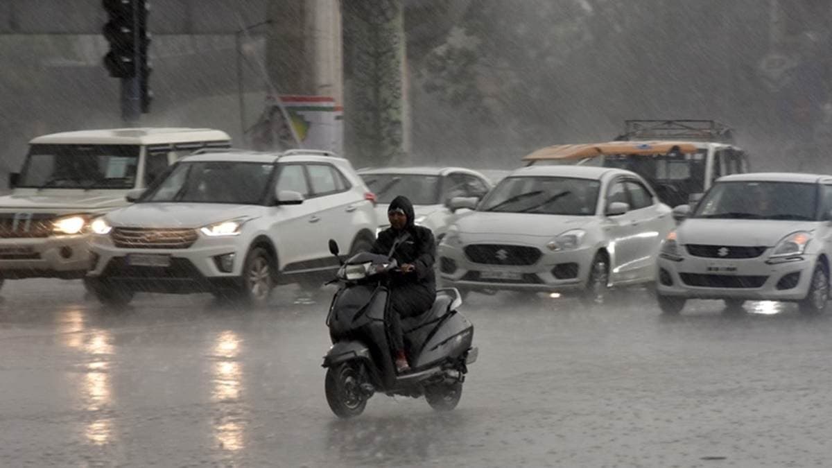 Chhattisgarh weather: रायपुर में जमकर बरस रहे बादल, छत्तीसगढ़ में भारी बारिश का अलर्ट