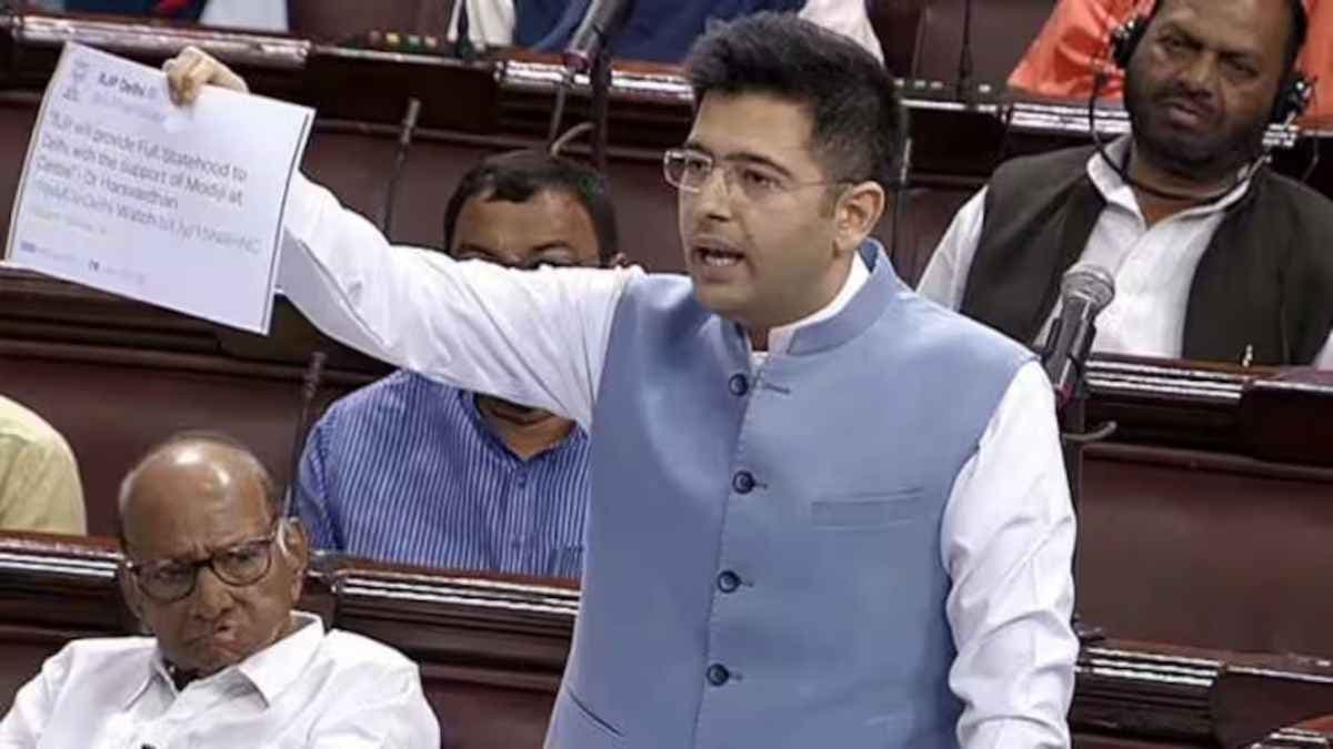 दिल्ली सेवा बिल पर विवादों में घिरे राज्यसभा सांसद राघव चड्ढा, बिना सहमति सांसदों के नाम शामिल करने का आरोप
