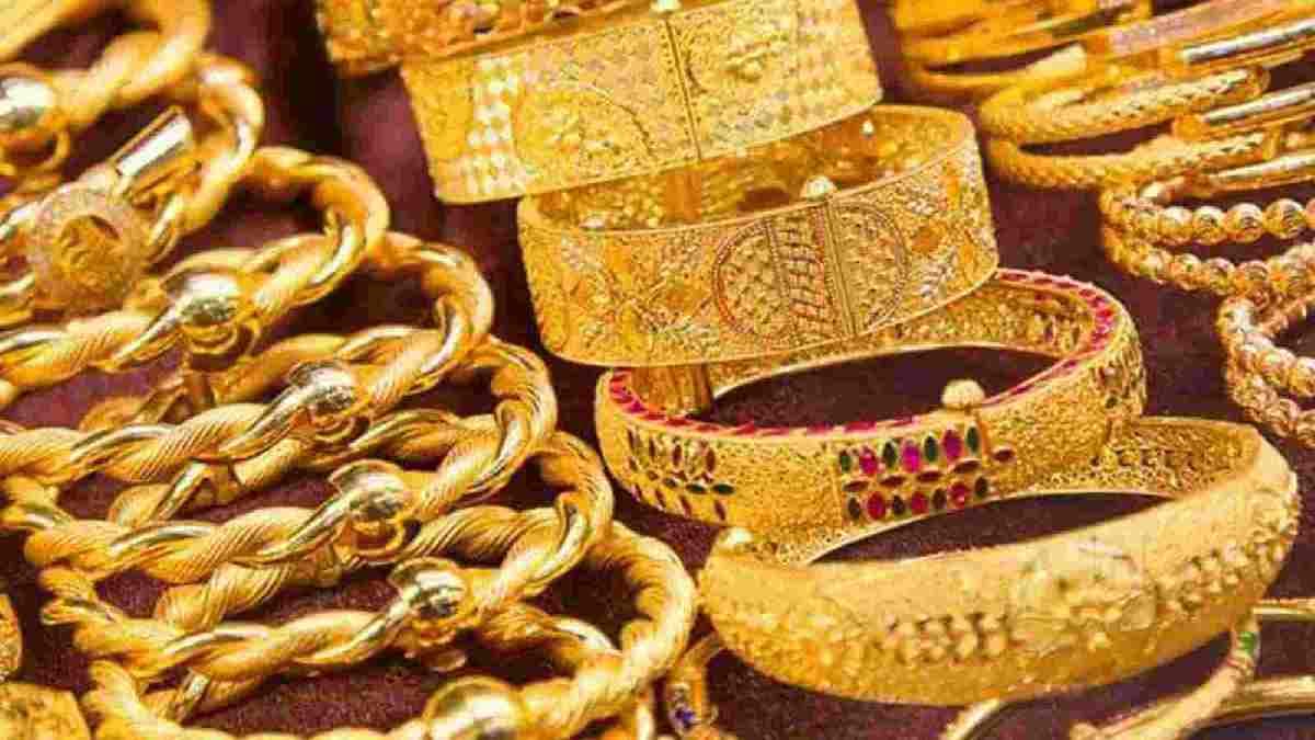 Gold Price Update: सोना अपने उच्चतम स्तर से 2800 रुपये से भी ज्यादा सस्ता, खरीदादारी से पहले जानें लेटेस्ट रेट