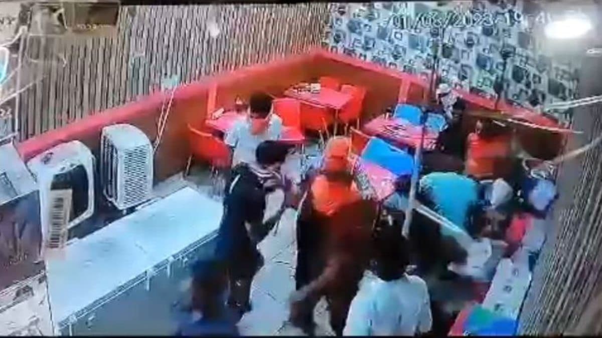 Haryana Nuh Violence: रेवाड़ी-बावल में बवाल, दुकान और रेस्टोरेंट में तोड़फोड़, नूंह में अब तक 22 एफआईआर दर्ज