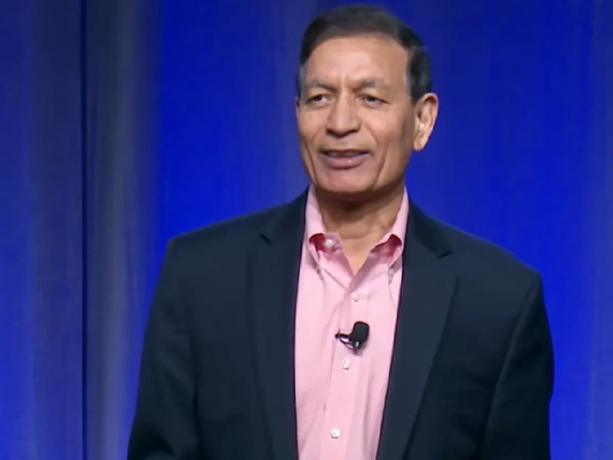 Jay Chaudhary Success Story: 71189 करोड़ का मालिक है पेड़ के नीचे बैठ पढ़ने वाला किसान का बेटा
