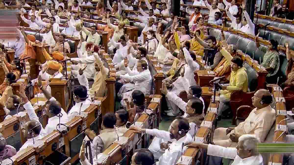 Delhi Ordinance Bill : 'दिल्ली अध्यादेश' पर गतिरोध बरकरार, लोकसभा में आज बिल पारित कराना चाहेगी सरकार