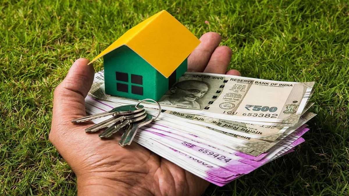 Money Vastu Tips: पैसों की तंगी नहीं छोड़ी रही आपका पीछा? आज ही घर ले आएं ये खास 5 चीजें, बन जाएंगे अमीर!