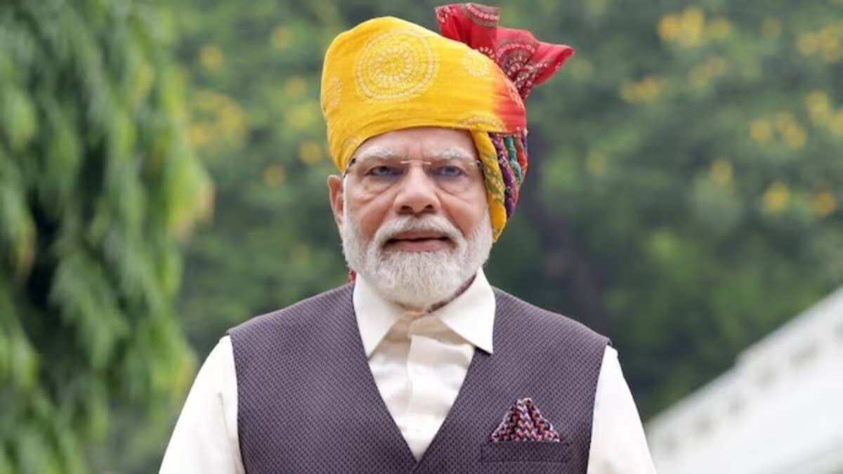 2014 से 2023 कैसे बदला प्रधानमंत्री नरेंद्र मोदी की पगड़ी का रंग, दखें तस्वीरें