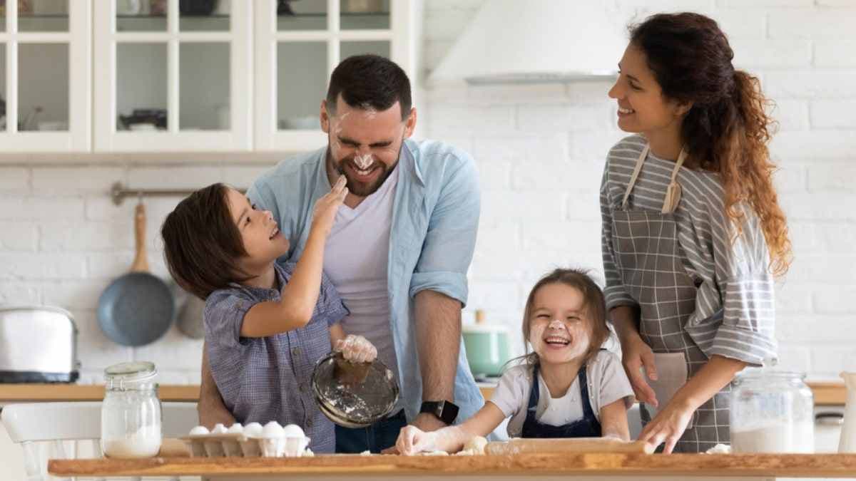 घर में अचनाक से बदल गया है माहौल? तो ये चीजें हो सकती हैं वजह