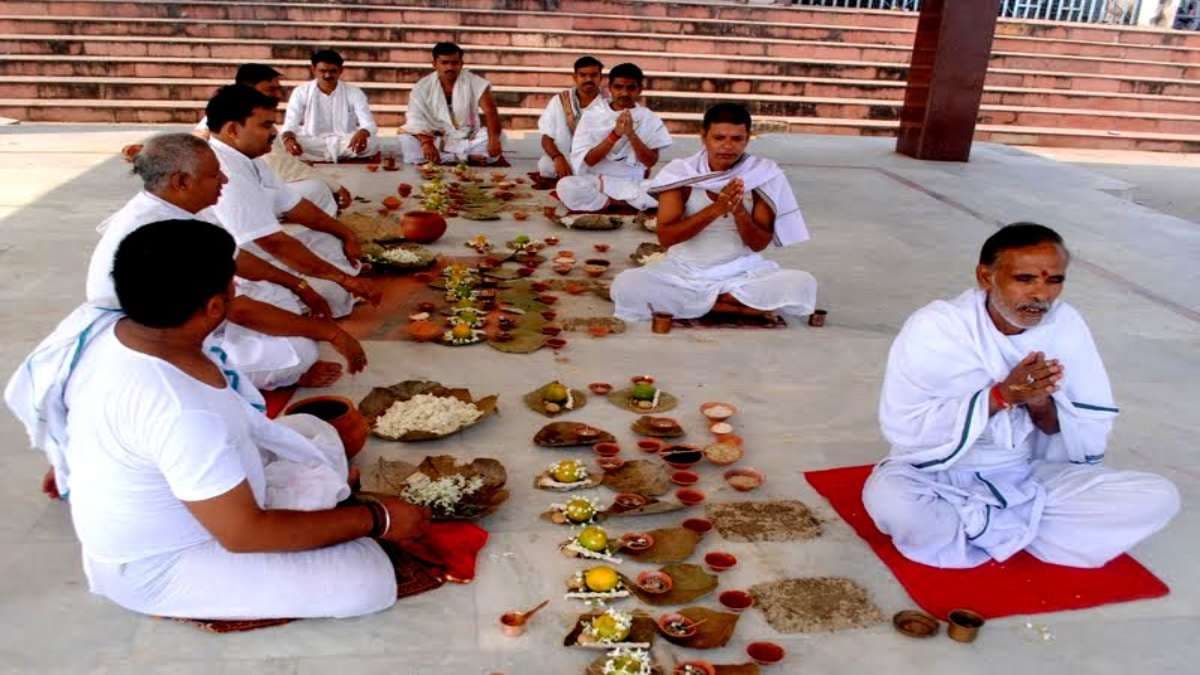 पितृ पक्ष में जरूर कर लें 'दीपक' से जुड़े ये खास उपाय, पितर होंगे खुश तो घर-परिवार हमेशा रहेगा खुशहाल