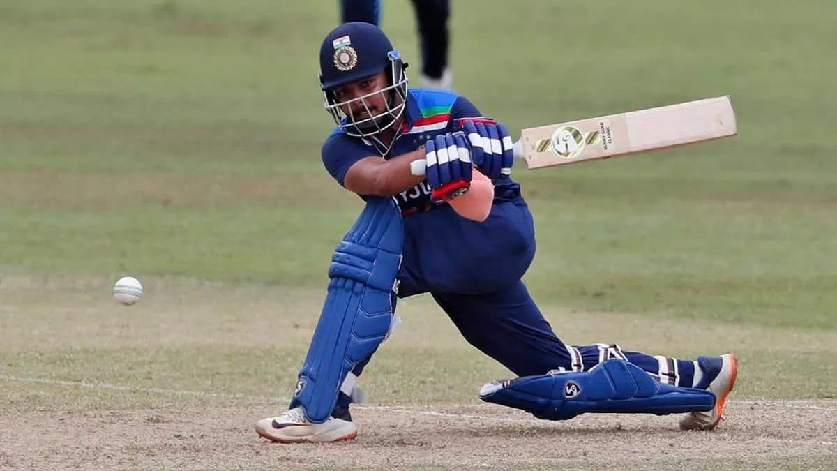 इंग्लैंड में चला पृथ्वी शॉ का बल्ला, अंग्रेज गेंदबाजों को कूटा, देखें वीडियो