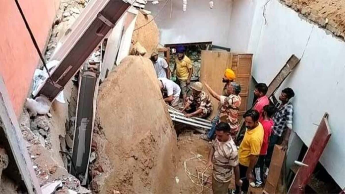 लुधियाना में स्कूल का गिरा लिंटर, मलबे में दबे 4 टीचर, एक की मौत