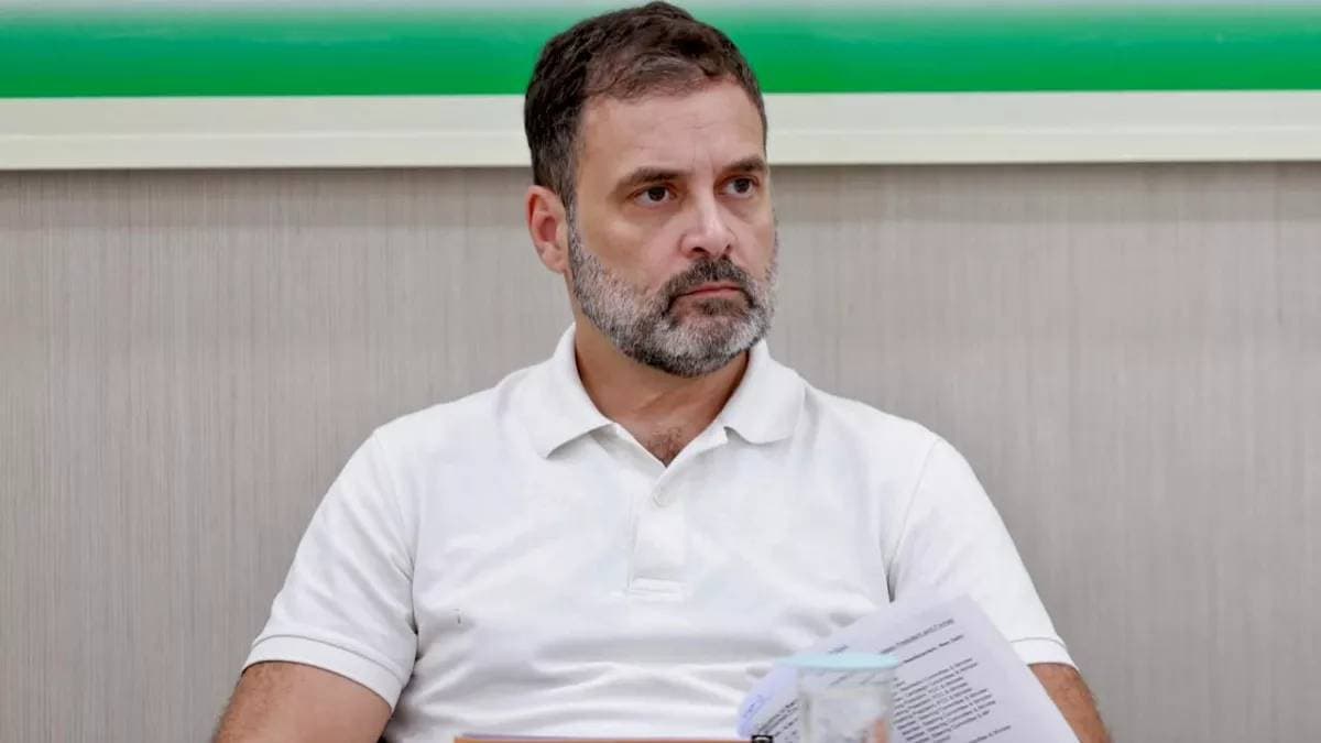 राहुल गांधी की लोकसभा सदस्यता को लेकर कांग्रेस का केंद्र पर हमला, पूछा- क्या पीएम मोदी डरे हुए हैं?