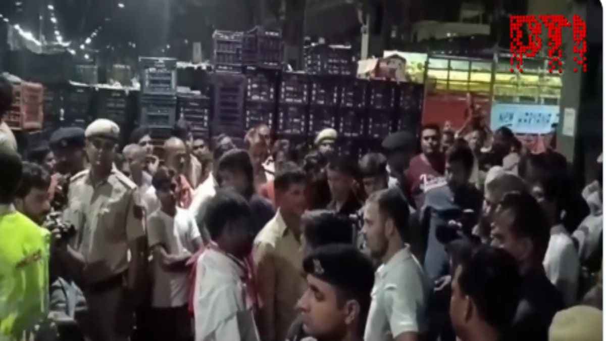 Rahul Gandhi Azadpur Mandi: आजादपुर मंडी पहुंचे कांग्रेस नेता राहुल गांधी, सब्जी विक्रेताओं से की मुलाकात