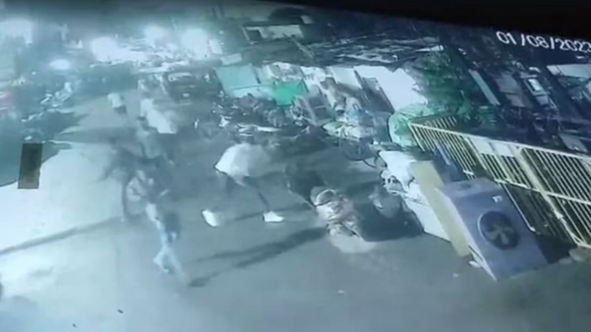 रायपुर में वर्चस्व की लड़ाई में खूनी संघर्ष, दो लोग घायल, छह गिरफ्तार
