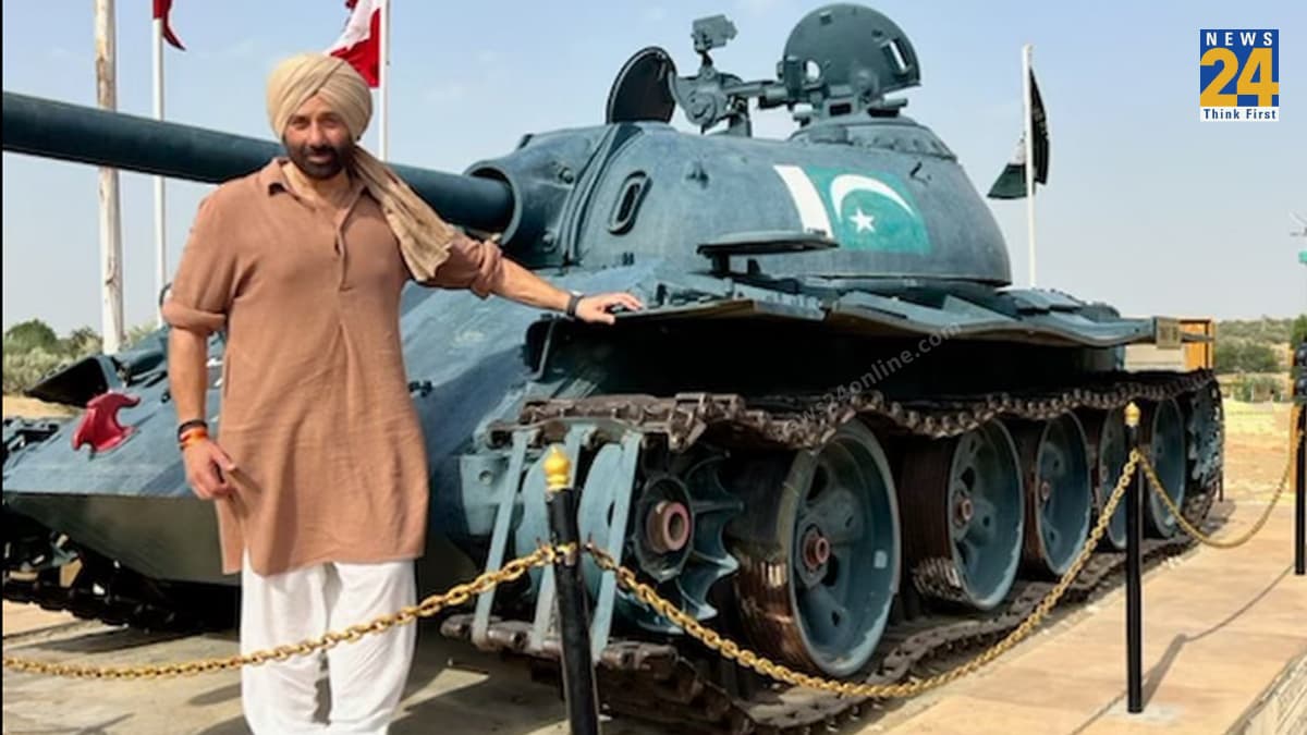 Sunny Deol At Border: गदर 2 की रिलीज से पहले ही पाकिस्तान बॉर्डर पहुंचा 'तारा', जवानों को दिखाया ये नजारा
