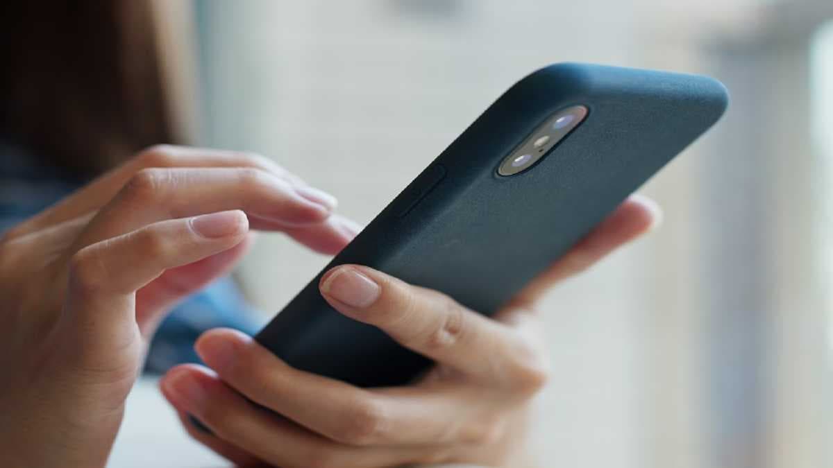 Tech Tips and Tricks: फोन रीस्टार्ट करने से पहले इन बातों का रखें ध्यान