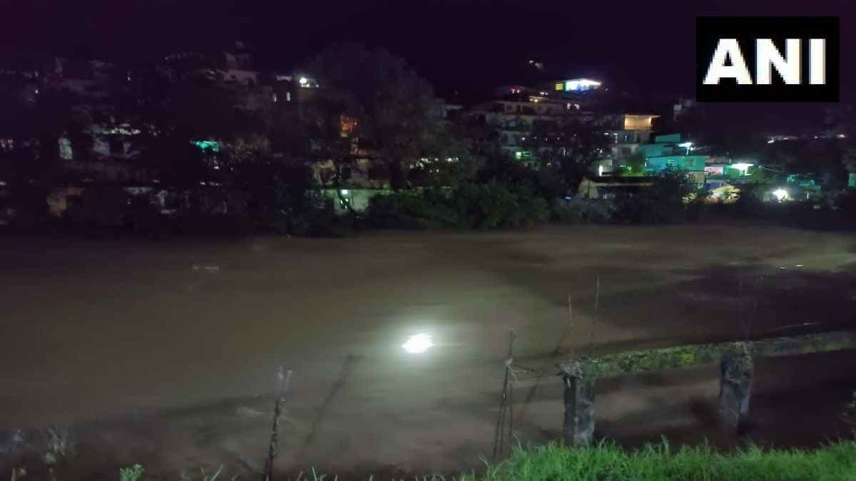 Uttrakhand Weather: मंदाकिनी नदी ने खतरे के निशान को किया पार, मौसम विभाग ने 6 जिलों के लिए जारी किया रेड अलर्ट