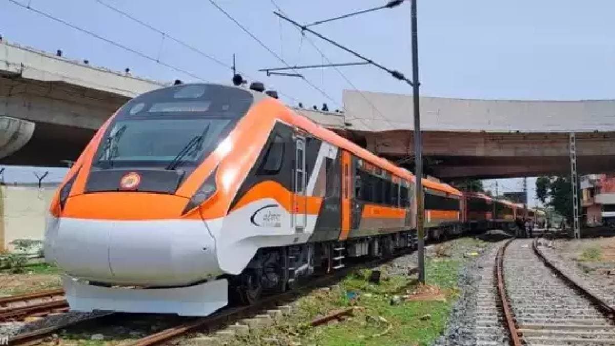 Vande Bharat Train में सफर करने वाले जरूर पढ़ें ये खबर, भारतीय रेलवे ने किया बड़ा बदलाव